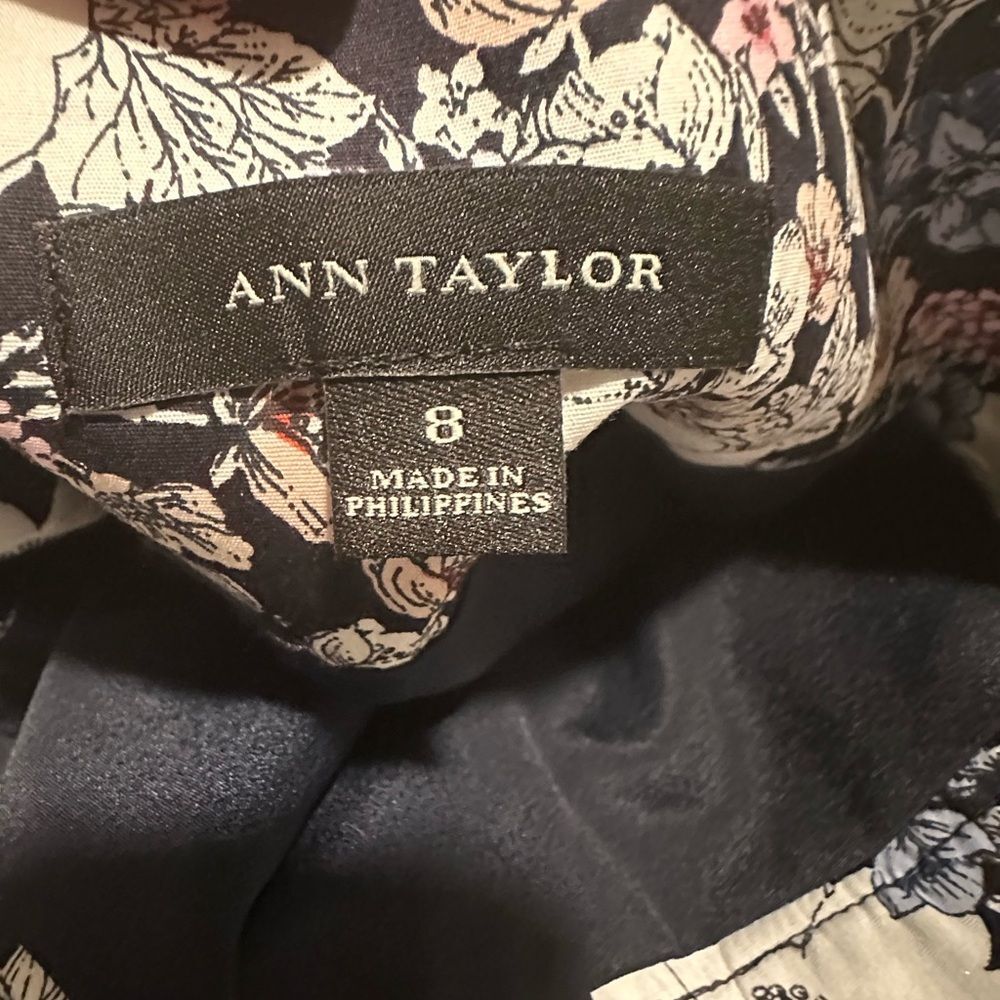 Ann Taylor Navy Floral Fully Lined Casual Skirt - Size 8 - Picture 5 of 5